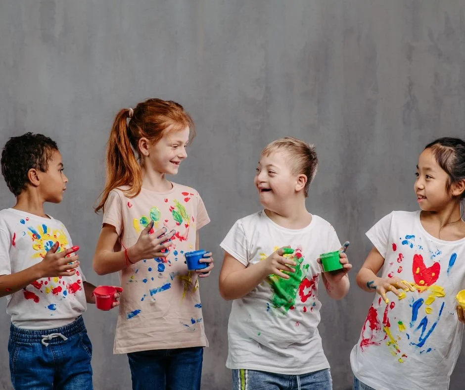 Children learning and creating together through an inclusive hands-on activity
